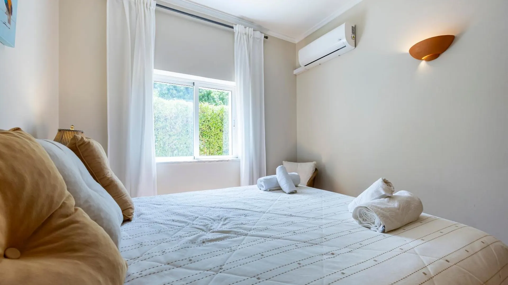Coolhouses Algarve, Casa Das Amendoeiras, V4 Praia Da Luz Holiday home